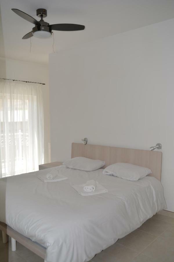 Hortensia 2 Bedroom Apartment セント・ポールズ・ベイ エクステリア 写真